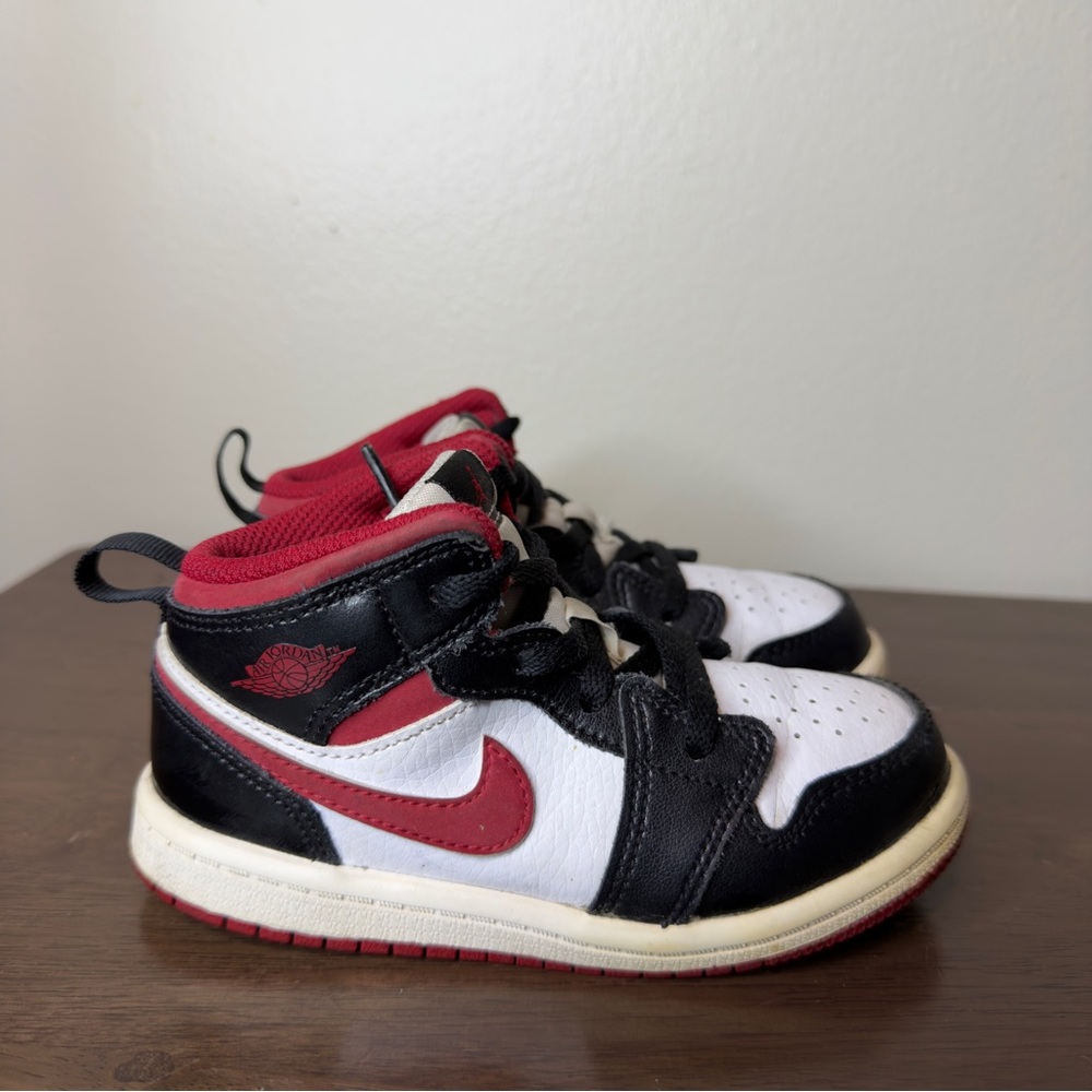 Nike Air Jordan 1 Mid White Red Black Leather Sneakers Sz 9C